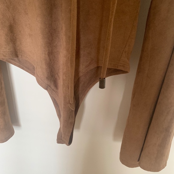 Flare Sleeved Bodysuit - Picture 4 of 6